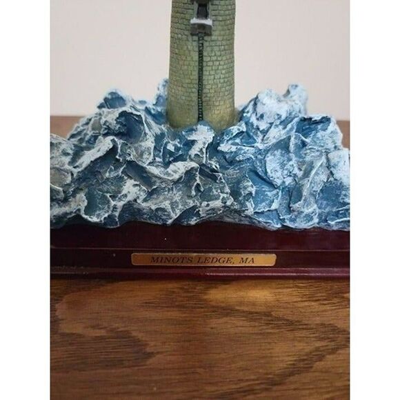 Oneida Studios Point Collection Lighthouse Minots Ledge, MA 1998 - Picture 2 of 6